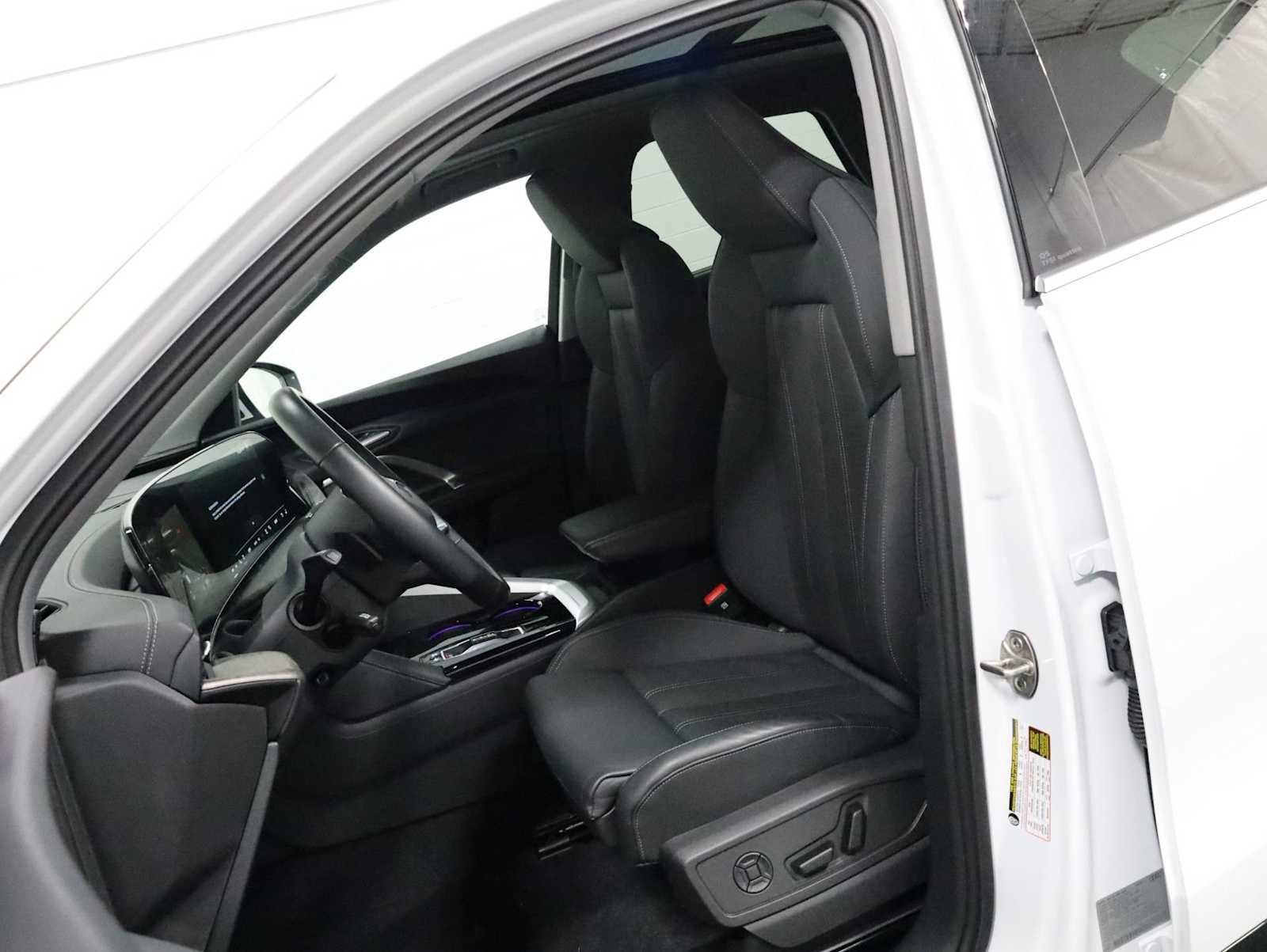 Certified 2025 Audi Q5 Premium AWD/4WD image 5