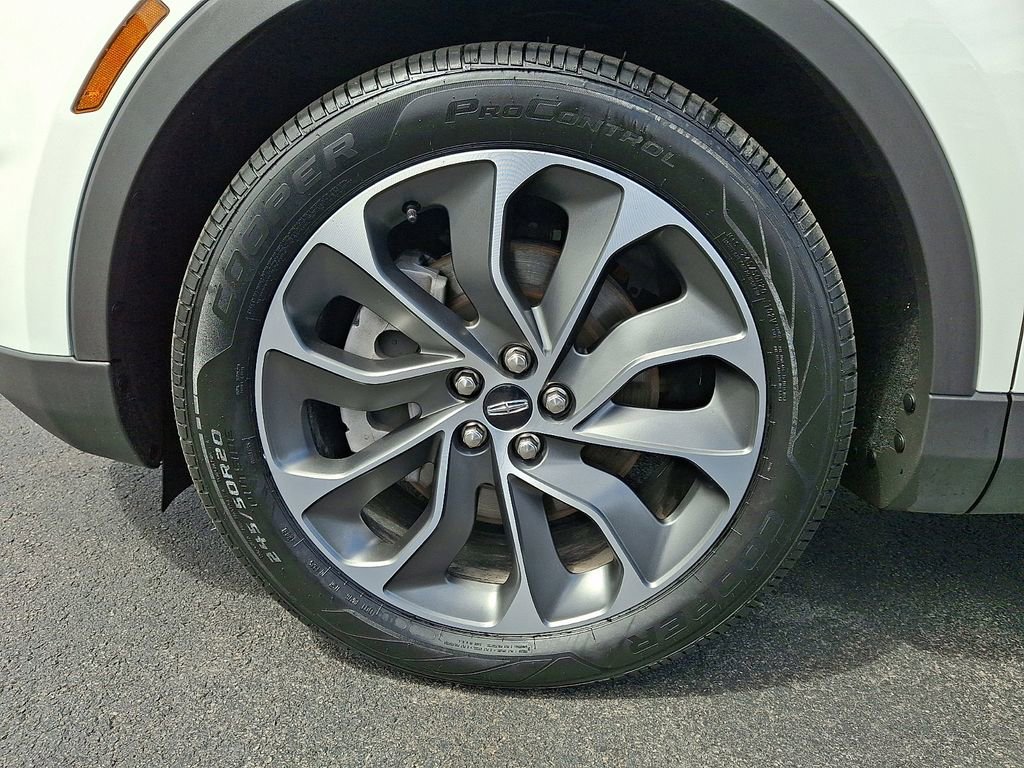 Certified 2022 Lincoln Nautilus Reserve image 8