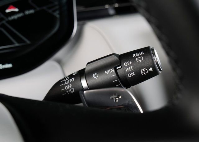 New 2025 Land Rover Range Rover Sport SE image 21