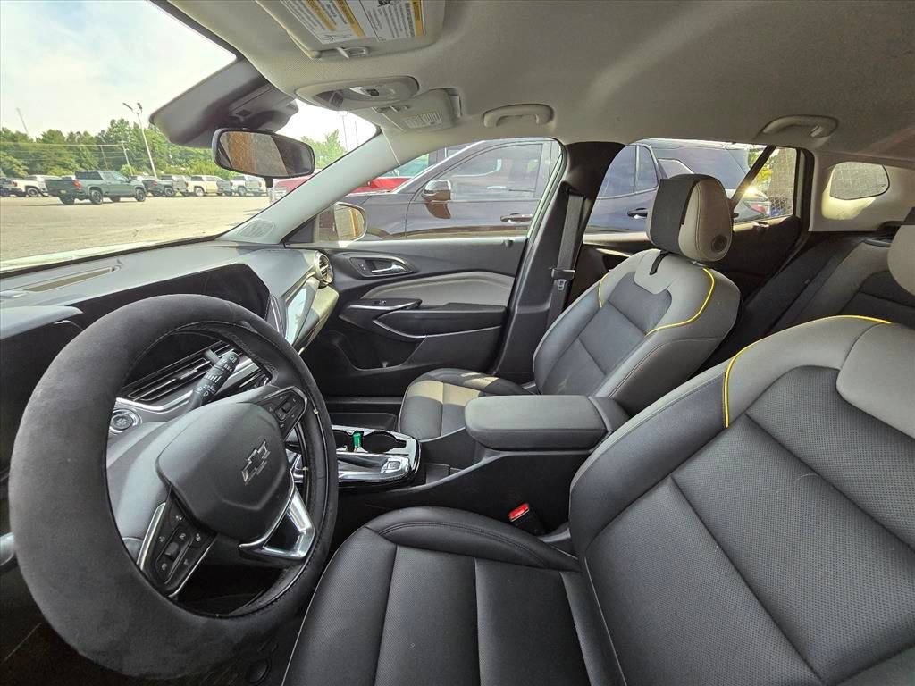 Used 2025 Chevrolet Trax ACTIV w/ Driver Confidence Package FWD image 4