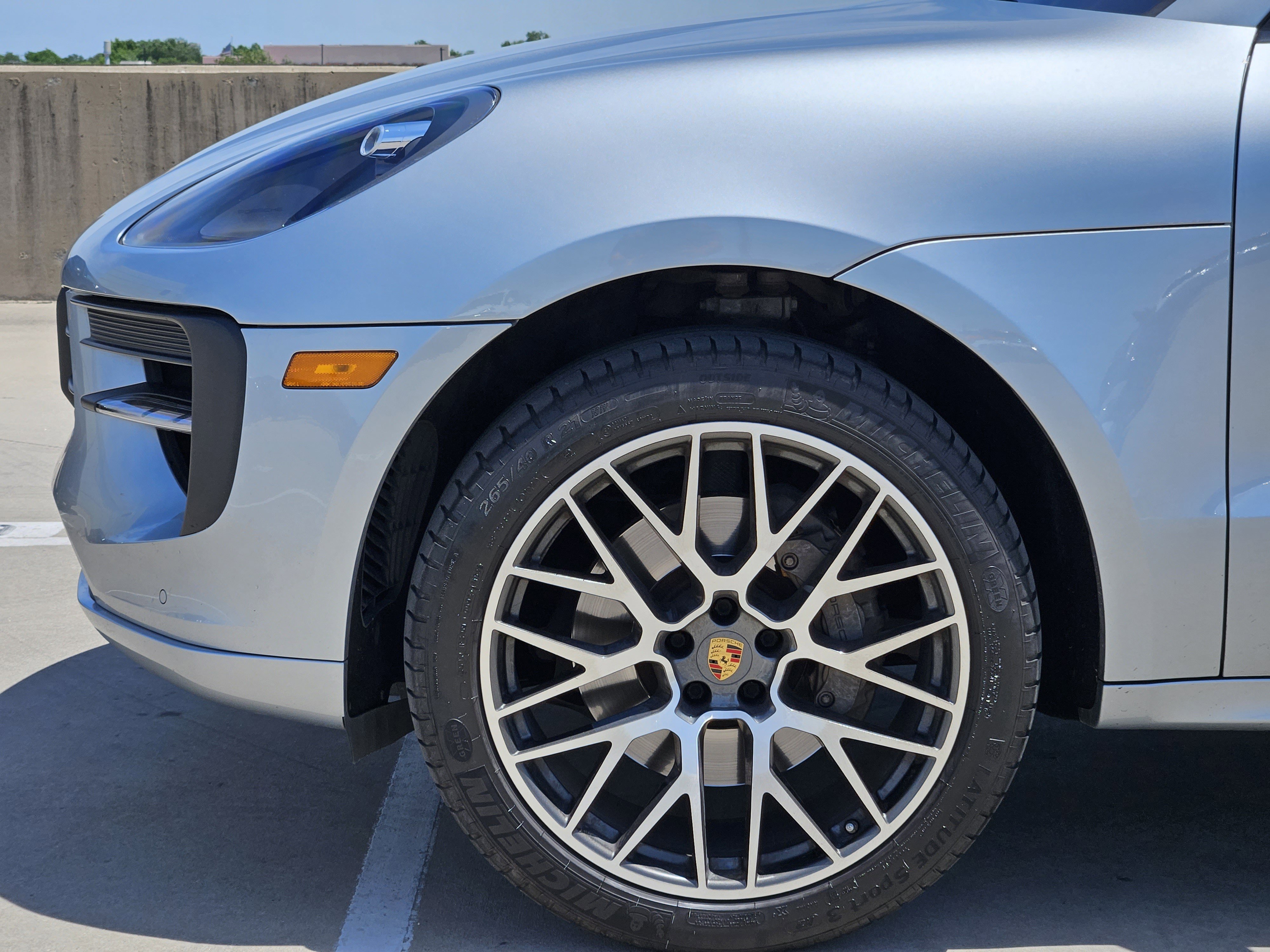 Certified 2020 Porsche Macan S AWD/4WD image 13