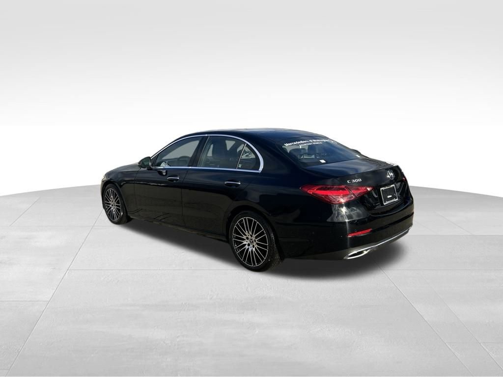 Used 2025 Mercedes-Benz C 300 4MATIC Sedan image 3