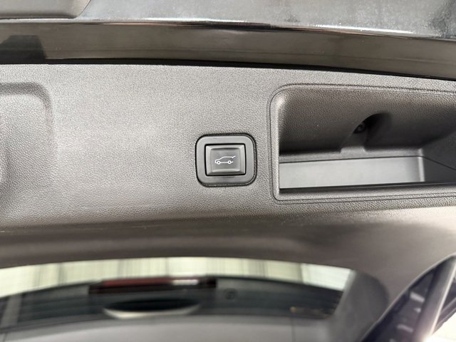 Used 2018 GMC Terrain SLE w/ Driver Convenience Package image 10