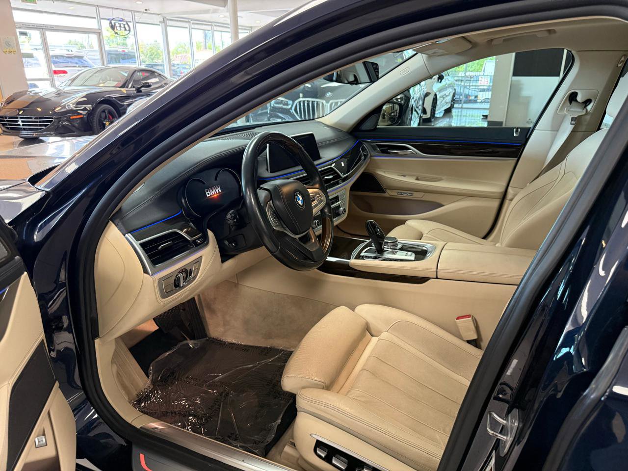 Used 2016 BMW 740i image 9