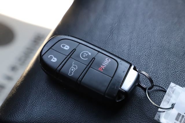 Used 2020 Jeep Grand Cherokee Limited image 28