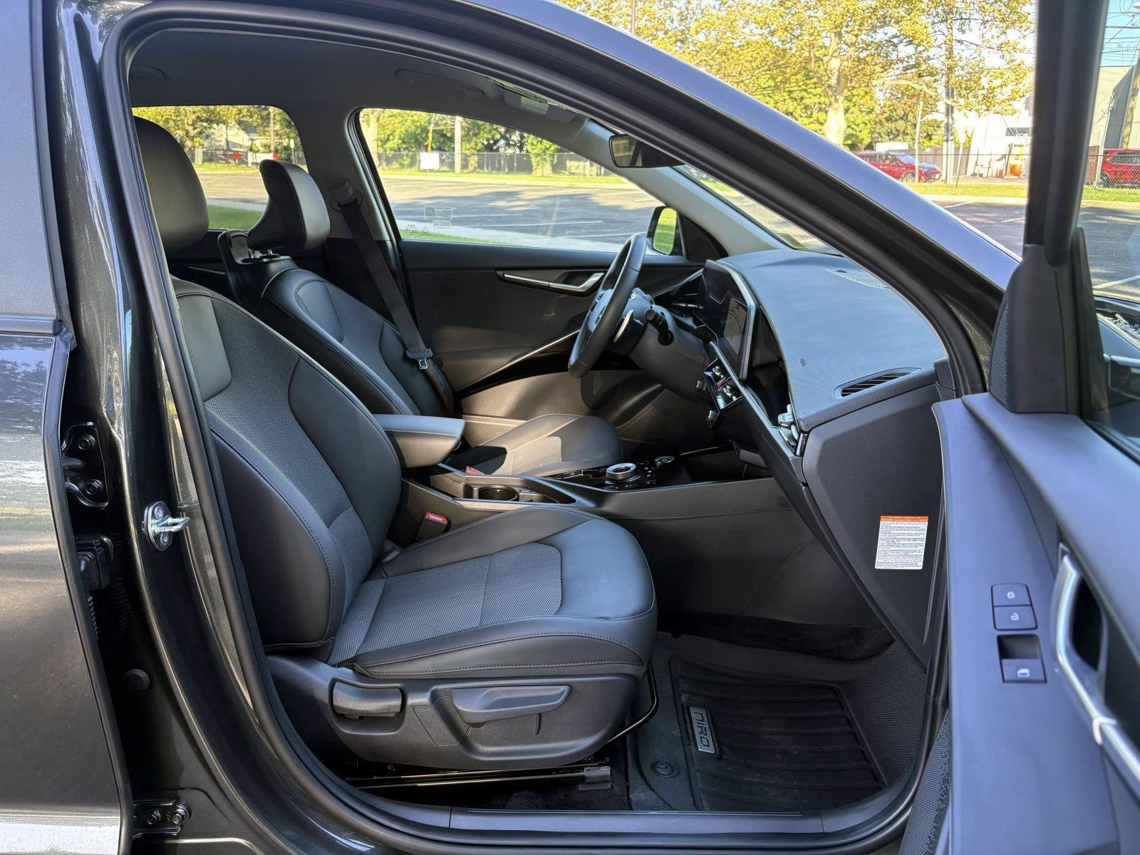 Certified 2025 Kia Niro Wind w/ Wind Preserve Package FWD image 23