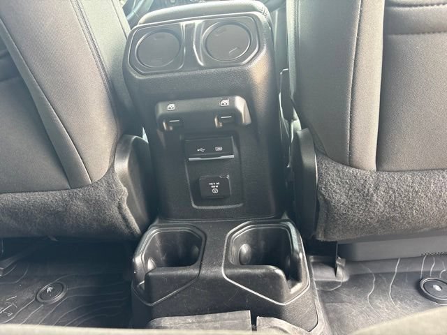Used 2018 Jeep Wrangler Unlimited Sahara w/ LED Lighting Group AWD/4WD image 35