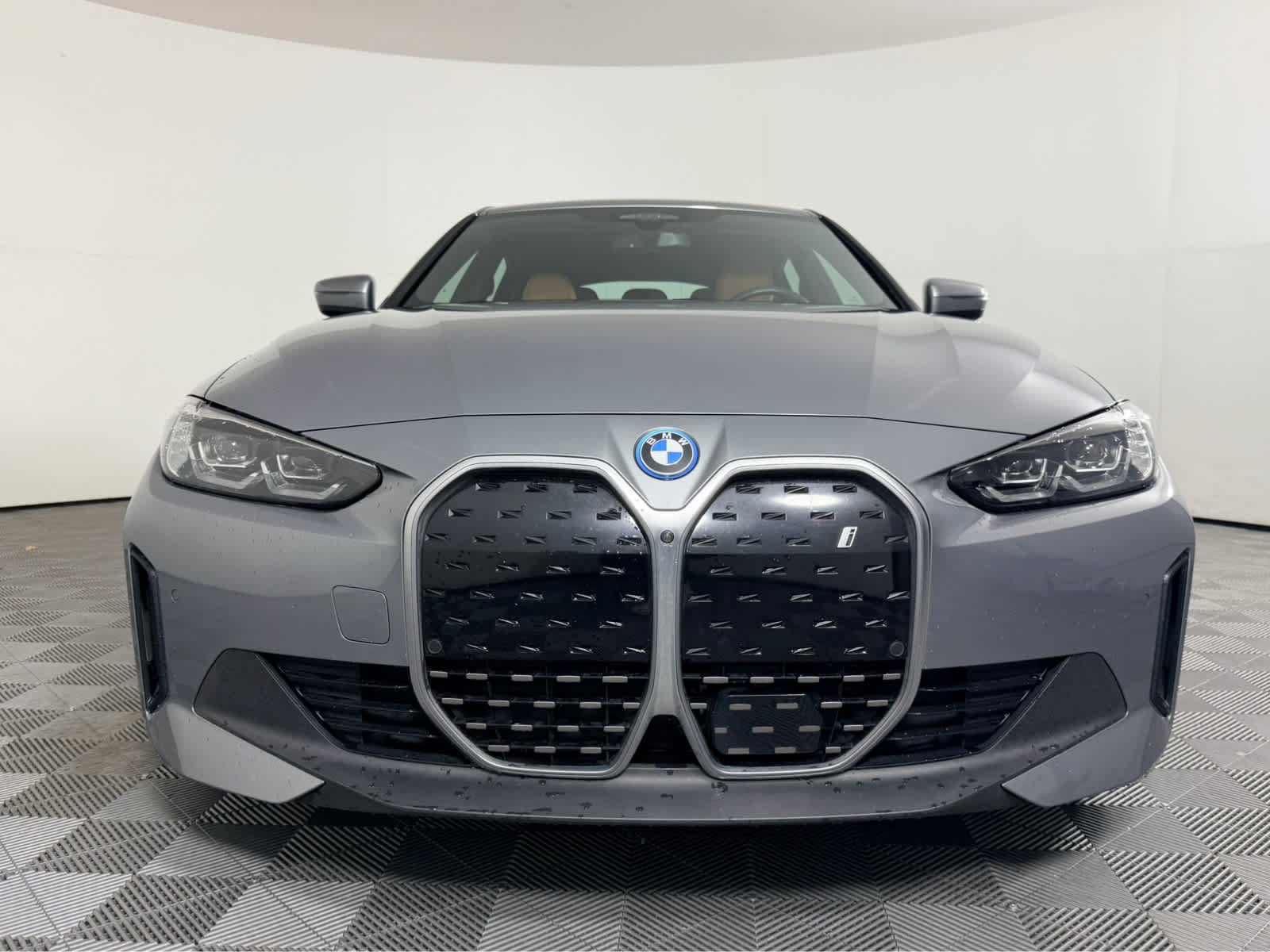 Used 2023 BMW i4 eDrive35 RWD image 8