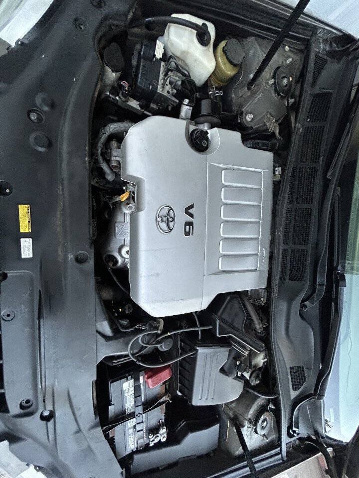 Used 2013 Toyota Camry SE FWD image 12