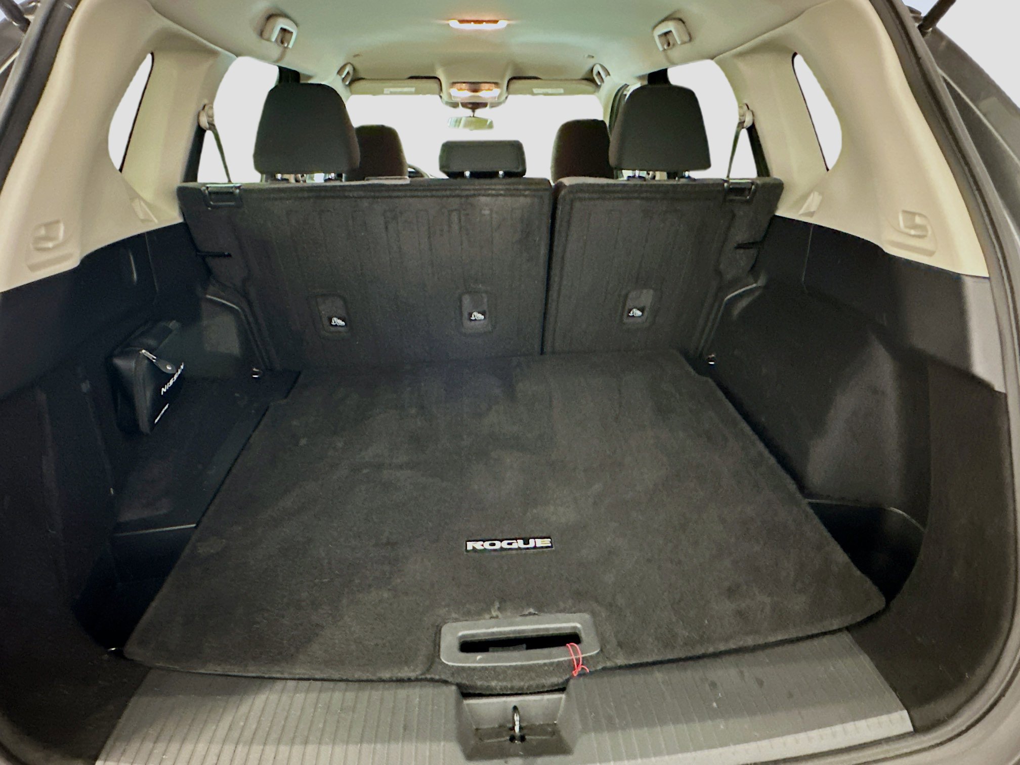 Used 2023 Nissan Rogue SV image 29