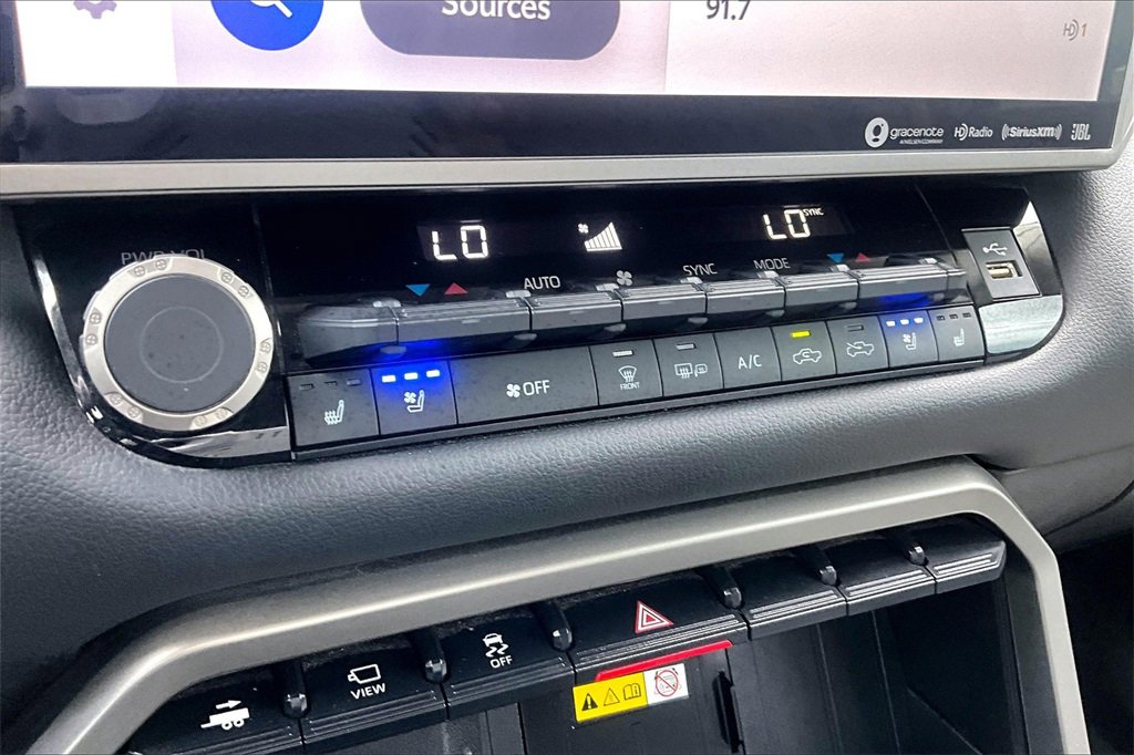 Used 2023 Toyota Tundra Limited image 26