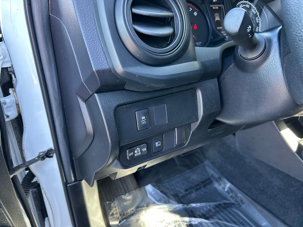 Used 2022 Toyota Tacoma SR image 14