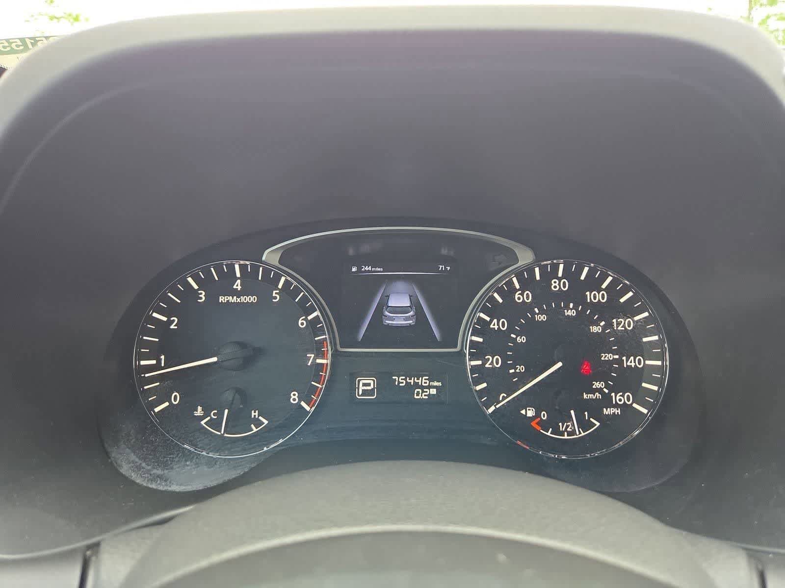Used 2014 Nissan Pathfinder SL w/ Cargo Package FWD image 30
