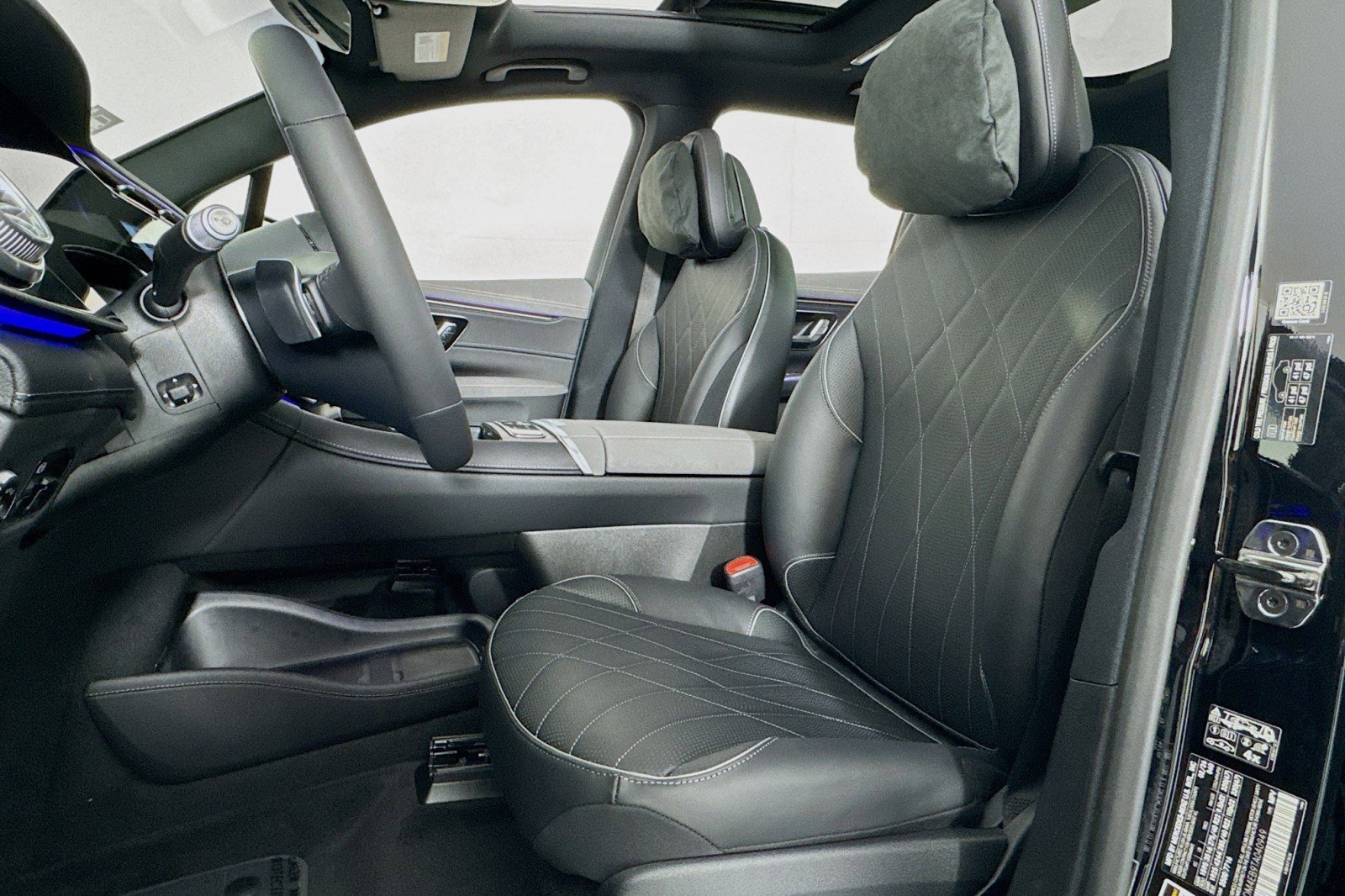 New 2026 Mercedes-Benz EQS 550 4MATIC SUV image 16