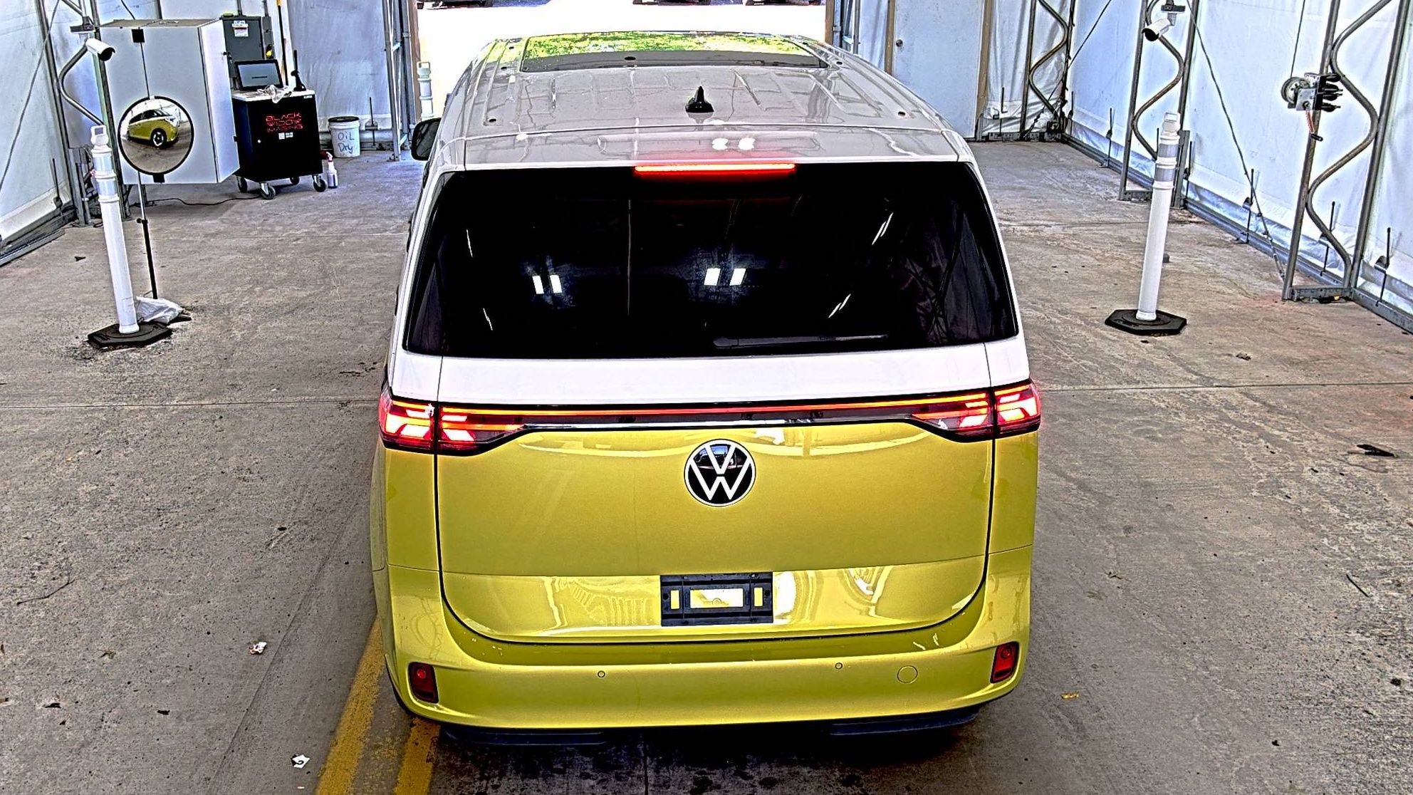 Used 2025 Volkswagen ID. Buzz Pro S Plus AWD/4WD image 4