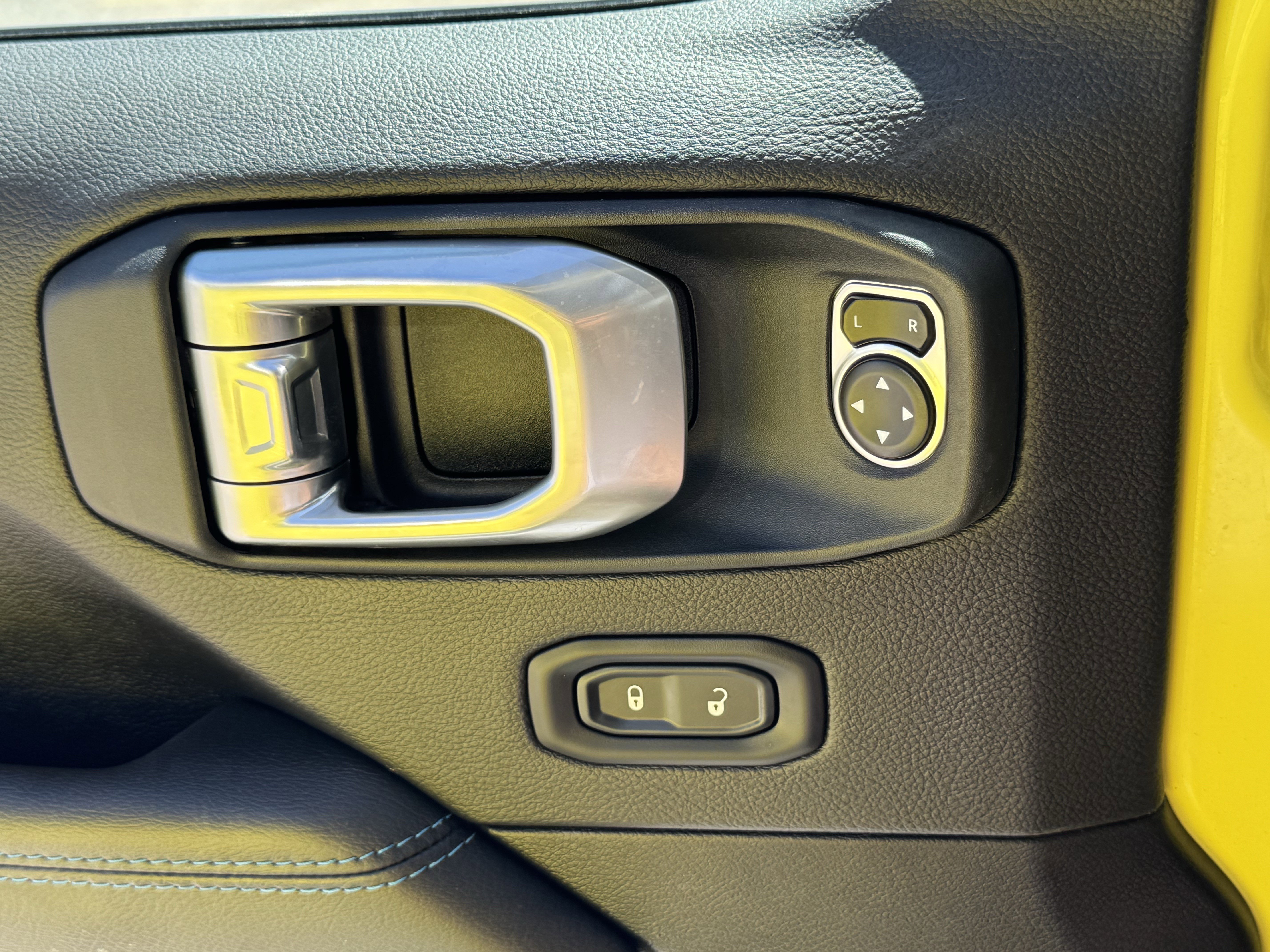 Used 2023 Jeep Wrangler Unlimited Rubicon 4xe w/ Steel Bumper Group image 27