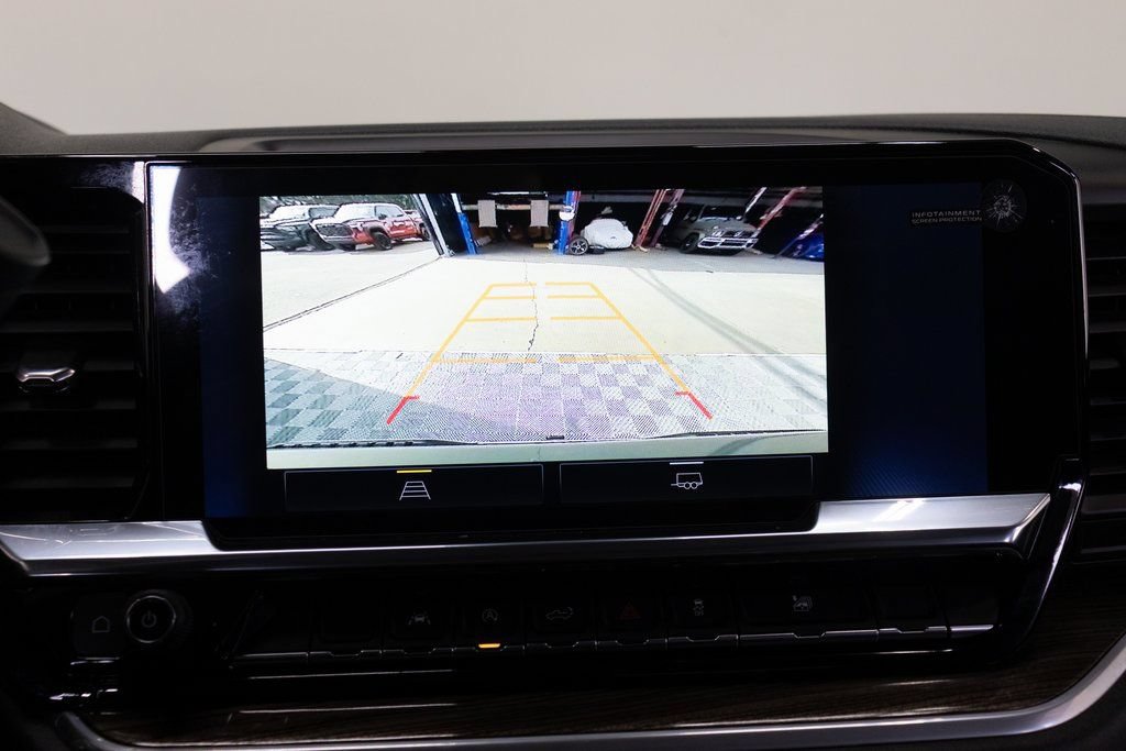 Used 2025 Chevrolet Silverado 1500 LT RWD image 30