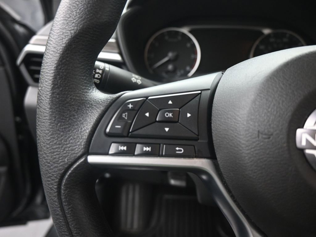 Used 2024 Nissan Altima 2.5 SV image 11