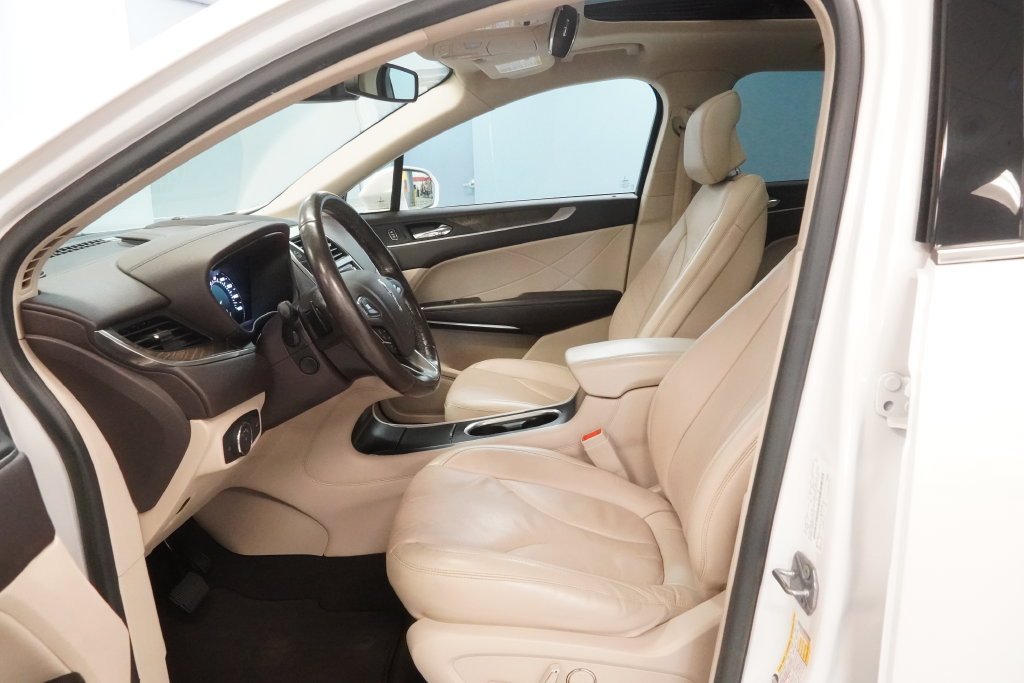 Used 2019 Lincoln MKC Reserve w/ MKC Climate Package AWD/4WD image 6