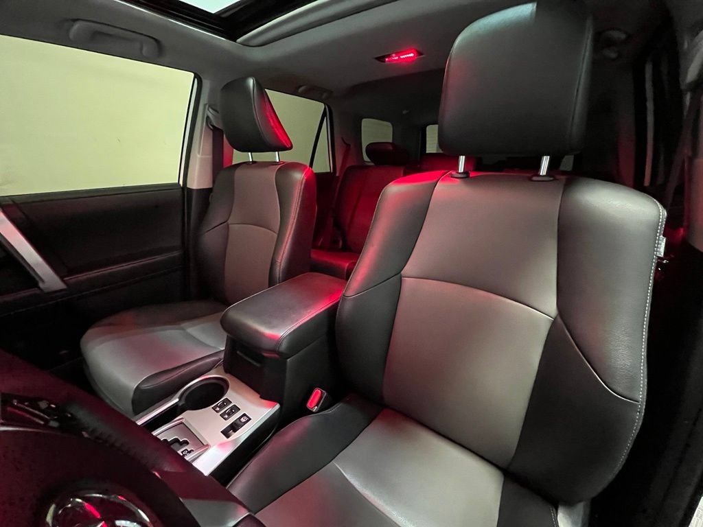 Used 2020 Toyota 4Runner SR5 Premium w/ Moonroof Package AWD/4WD image 11