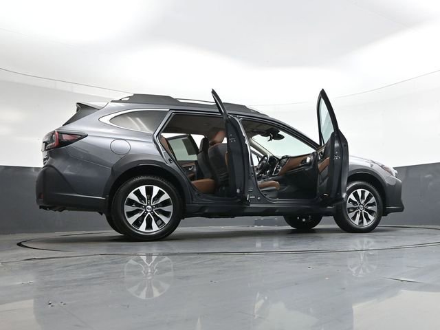 Used 2025 Subaru Outback Touring XT AWD/4WD image 44