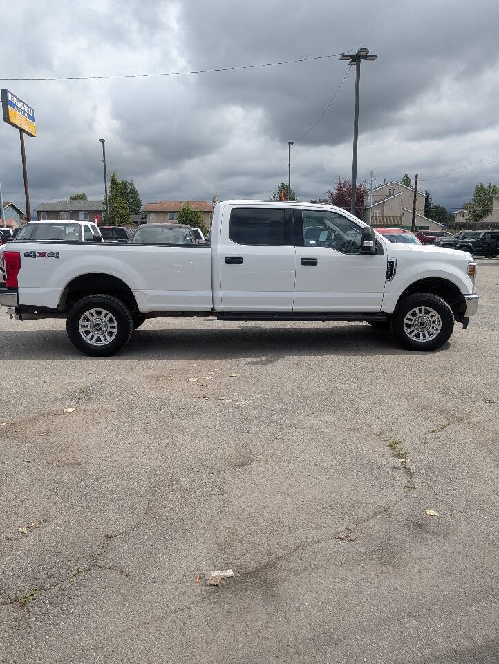 Used 2019 Ford F350 XLT w/ Camper Package AWD/4WD image 6