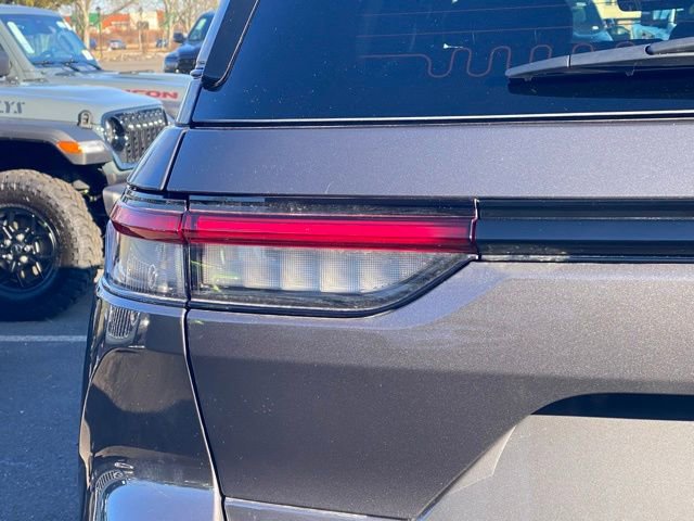 New 2026 Jeep Grand Cherokee Altitude image 14