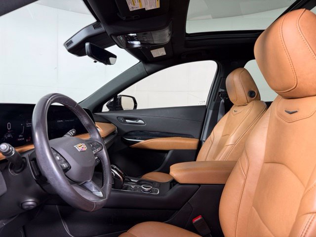 Used 2024 Cadillac XT4 Premium Luxury w/ Technology Package FWD image 23