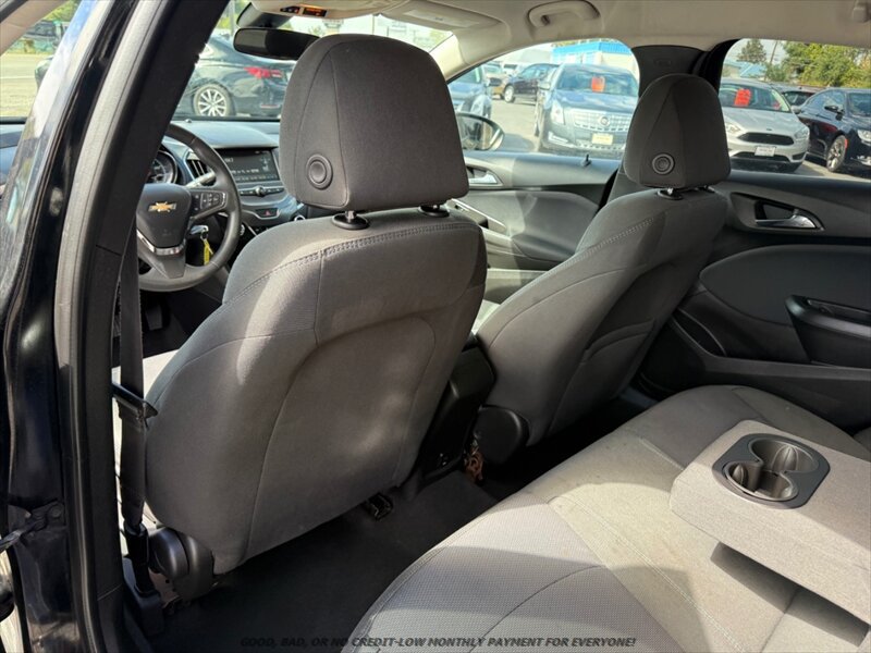Used 2017 Chevrolet Cruze LT FWD image 13