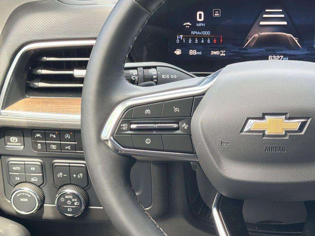 Used 2025 Chevrolet Tahoe High Country AWD/4WD image 8