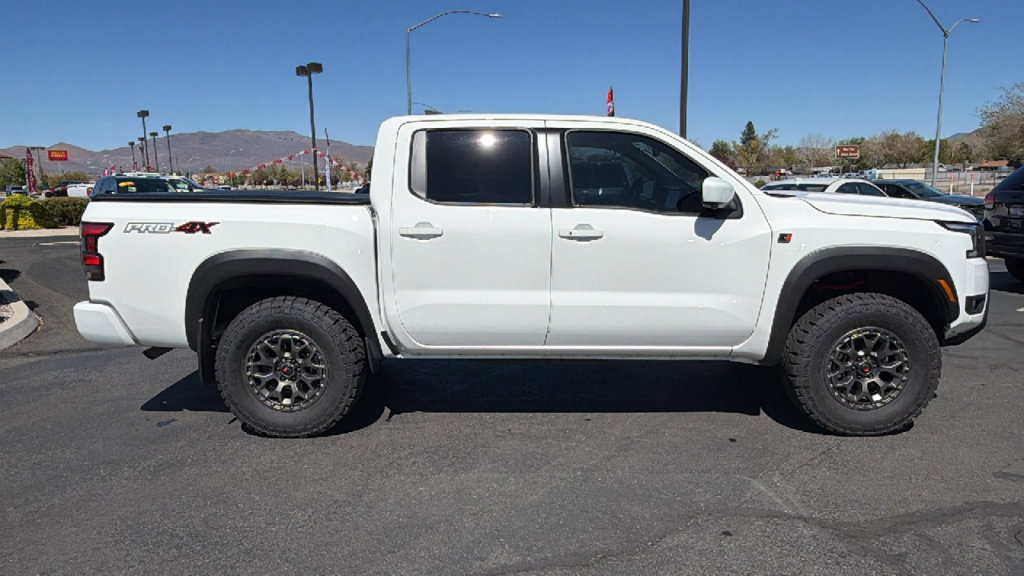 Used 2026 Nissan Frontier PRO-4X w/ Pro Premium Package image 2