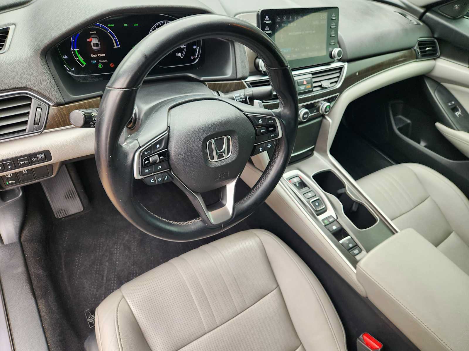 Used 2020 Honda Accord Touring image 2