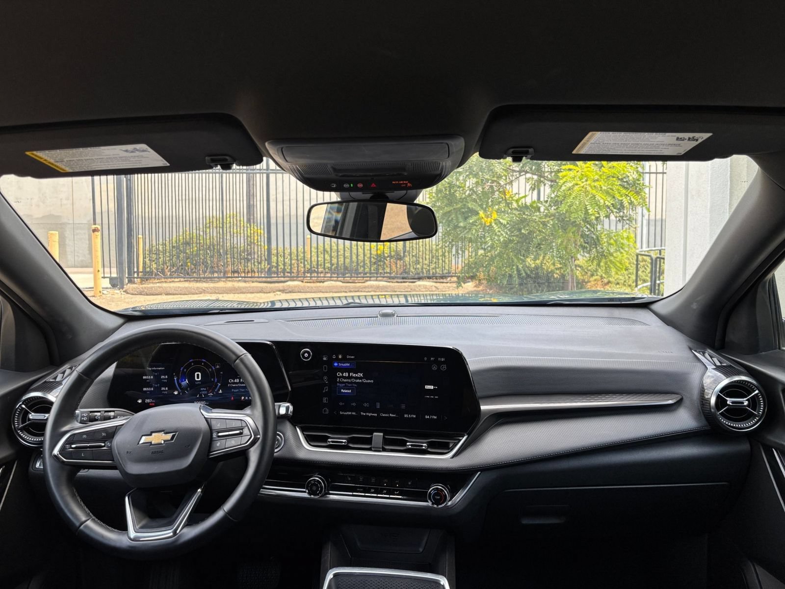 Used 2025 Chevrolet Equinox LT FWD image 34