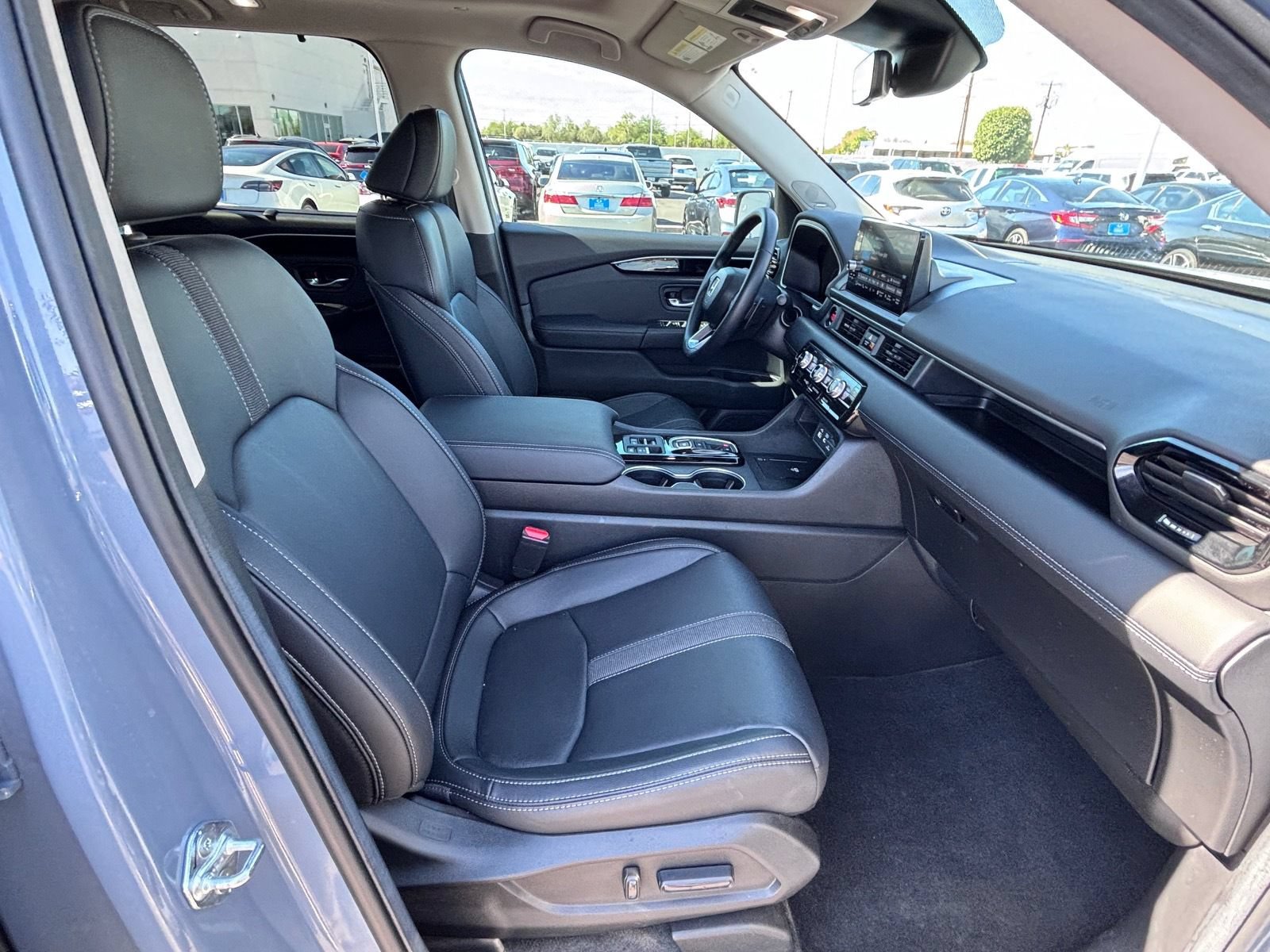 Certified 2025 Honda Pilot Touring image 14