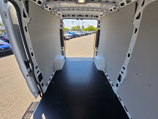 Used 2025 RAM ProMaster 2500 w/ Convenience Group FWD image 20