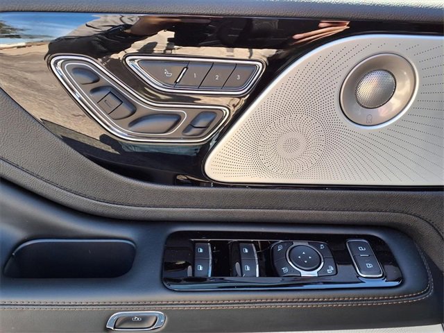New 2025 Lincoln Aviator Reserve w/ Luxury Package image 9