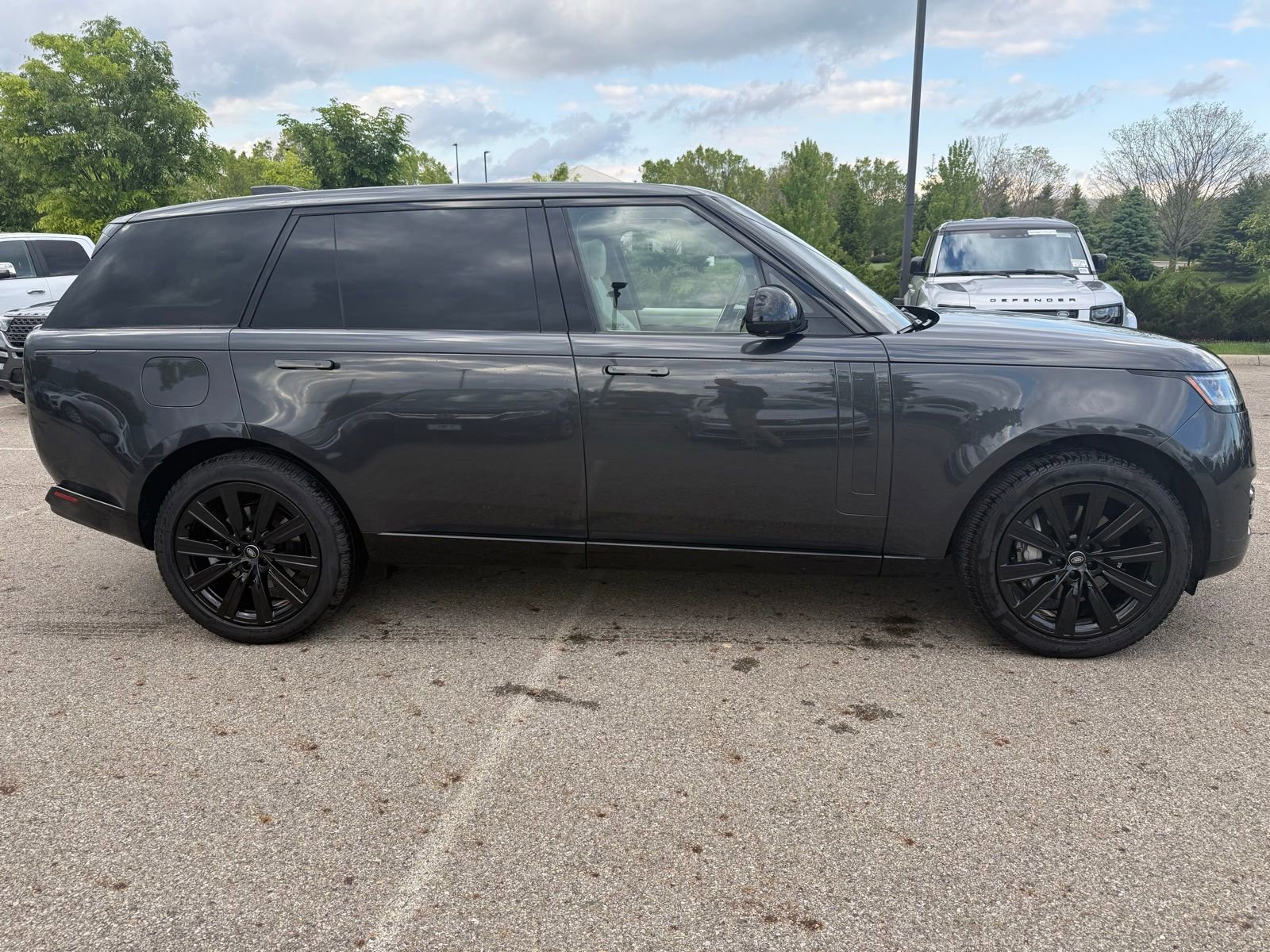 Used 2023 Land Rover Range Rover Long Wheelbase SE AWD/4WD image 4