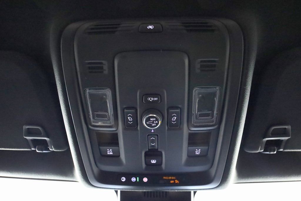 Used 2025 GMC Yukon AT4 Ultimate image 33