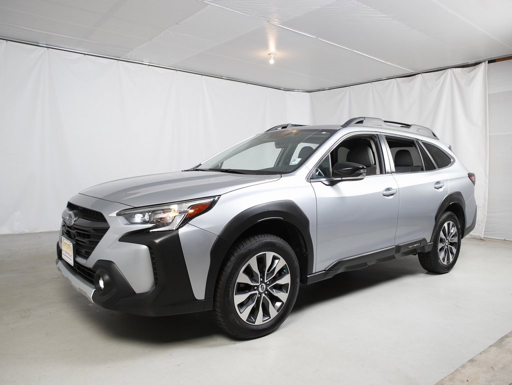 Used 2023 Subaru Outback Limited image 22