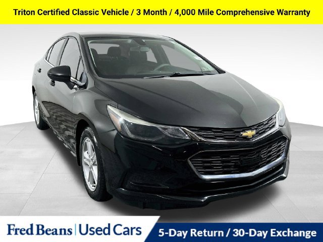 Used 2018 Chevrolet Cruze LT w/ Convenience Package FWD image 1