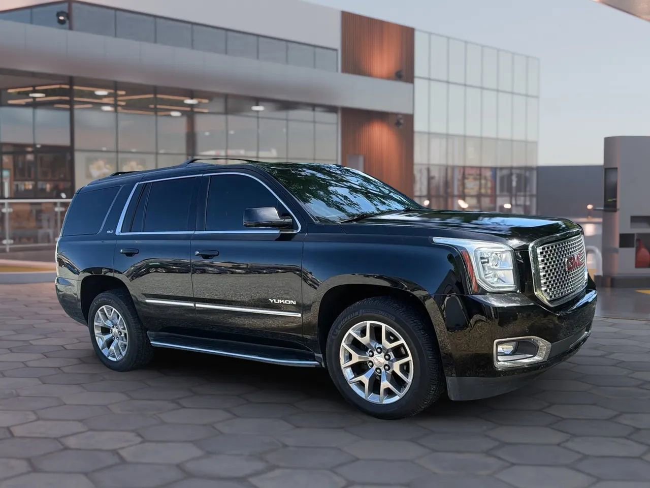 Used 2015 GMC Yukon SLT w/ Open Road Package AWD/4WD image 15