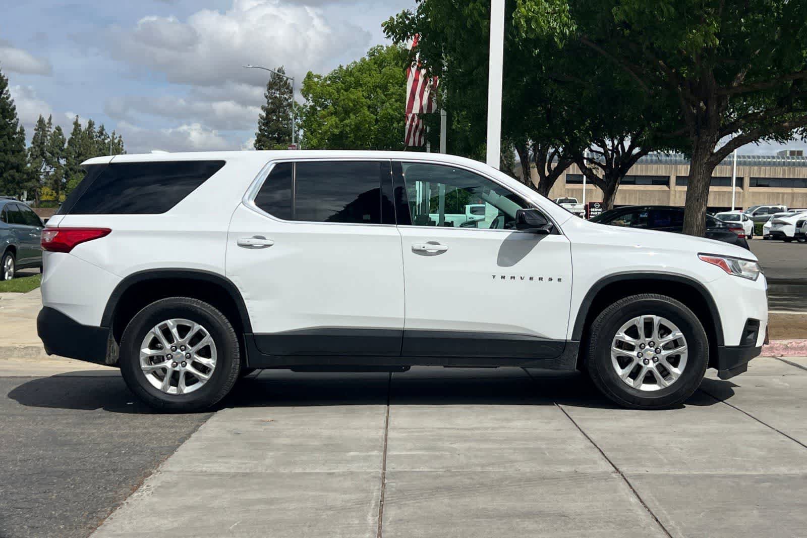 Used 2018 Chevrolet Traverse LS image 9