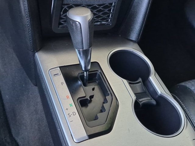 Used 2014 Toyota Camry SE FWD image 22