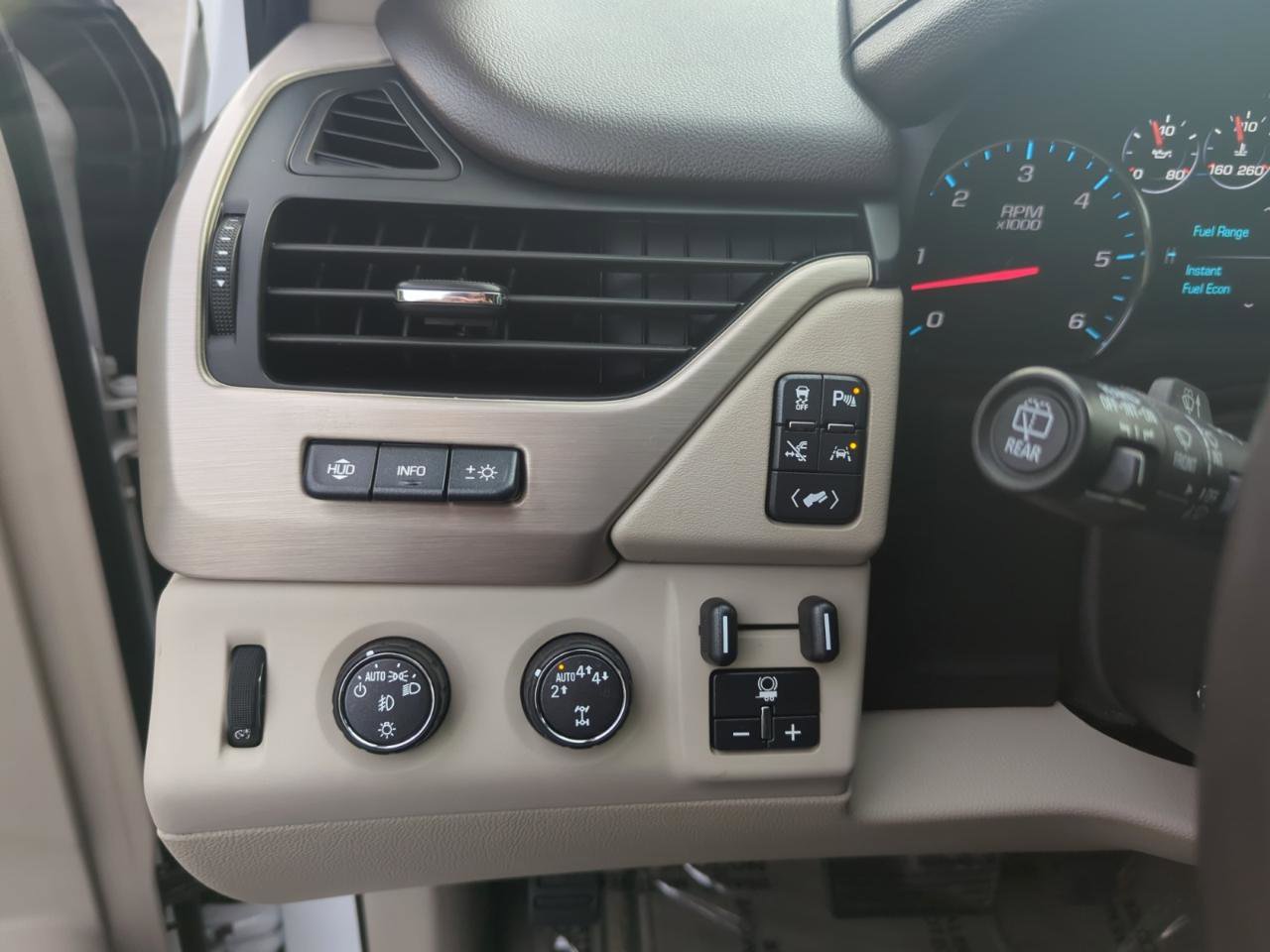 Used 2017 GMC Yukon Denali w/ Open Road Package AWD/4WD image 18