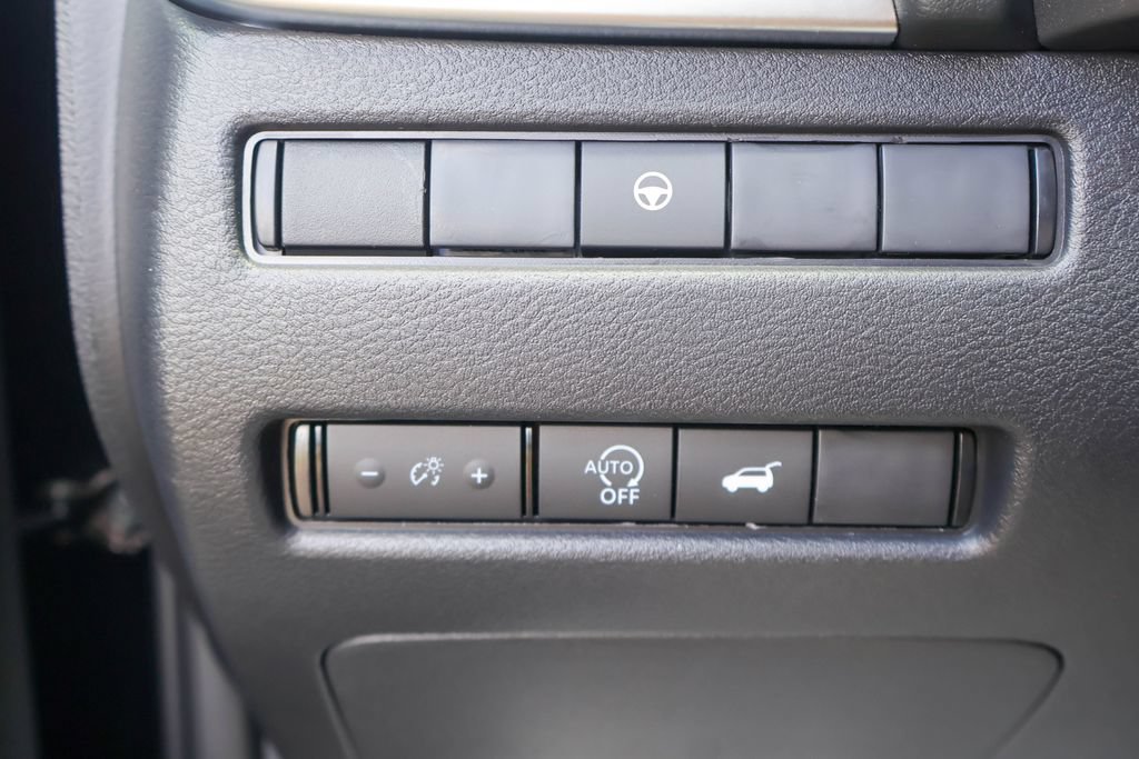 Certified 2026 Nissan Rogue SV FWD image 17