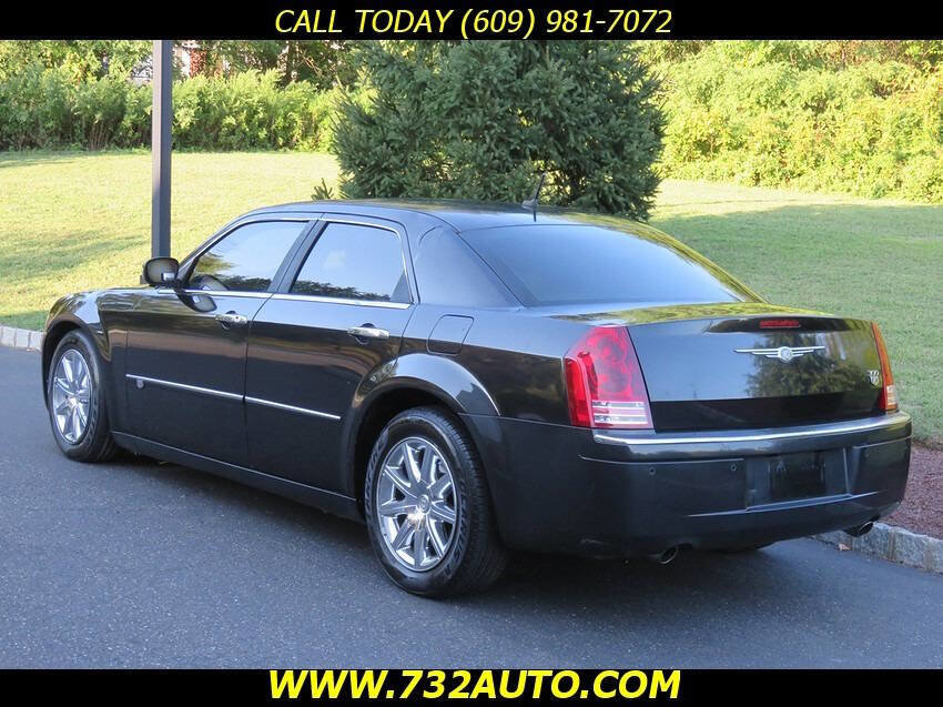 Used 2008 Chrysler 300 C w/ Protection Group II image 10