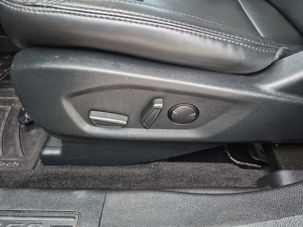 Used 2019 Ford Explorer XLT w/ Equipment Group 202A image 12