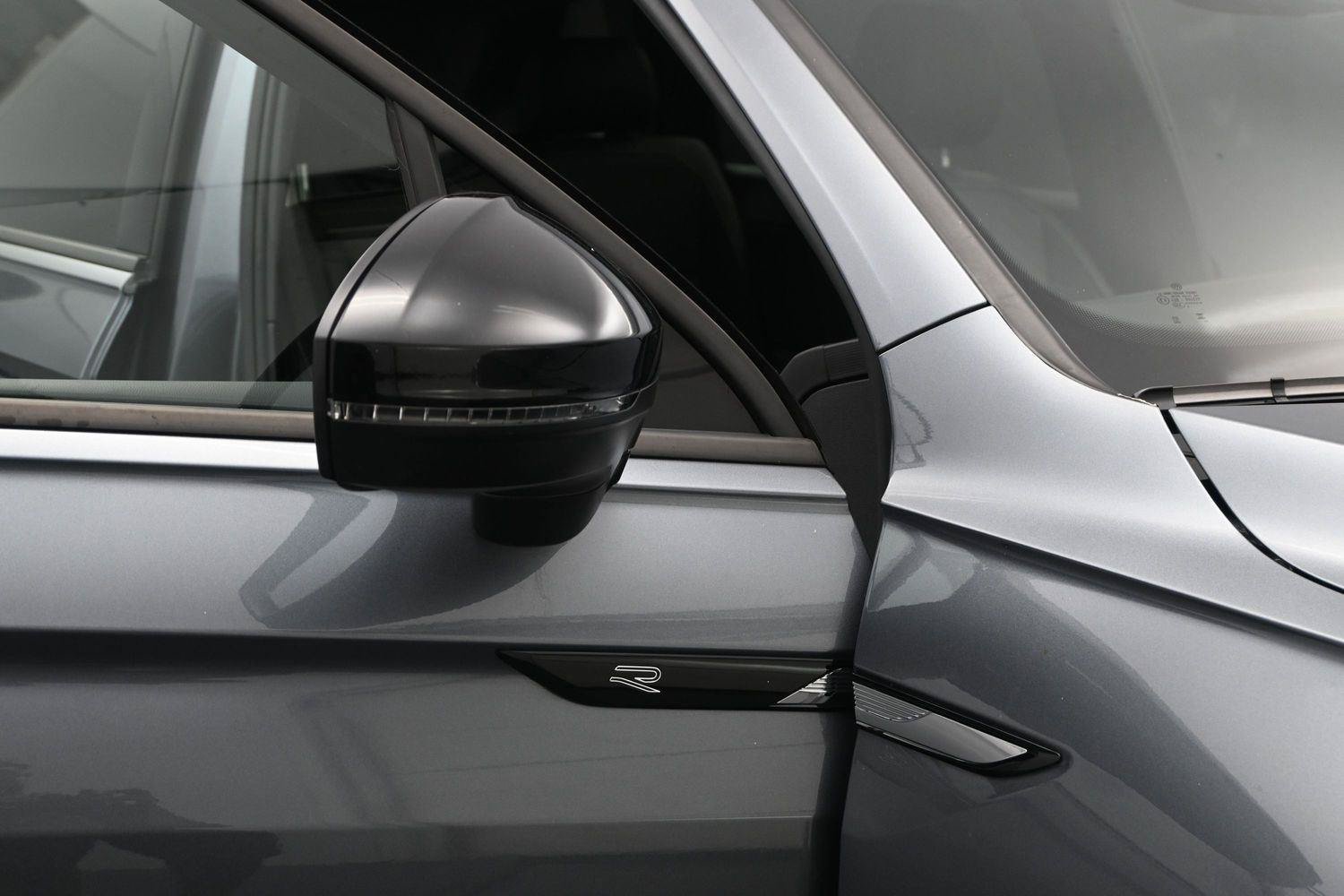 Certified 2023 Volkswagen Tiguan SE R-Line AWD/4WD image 15