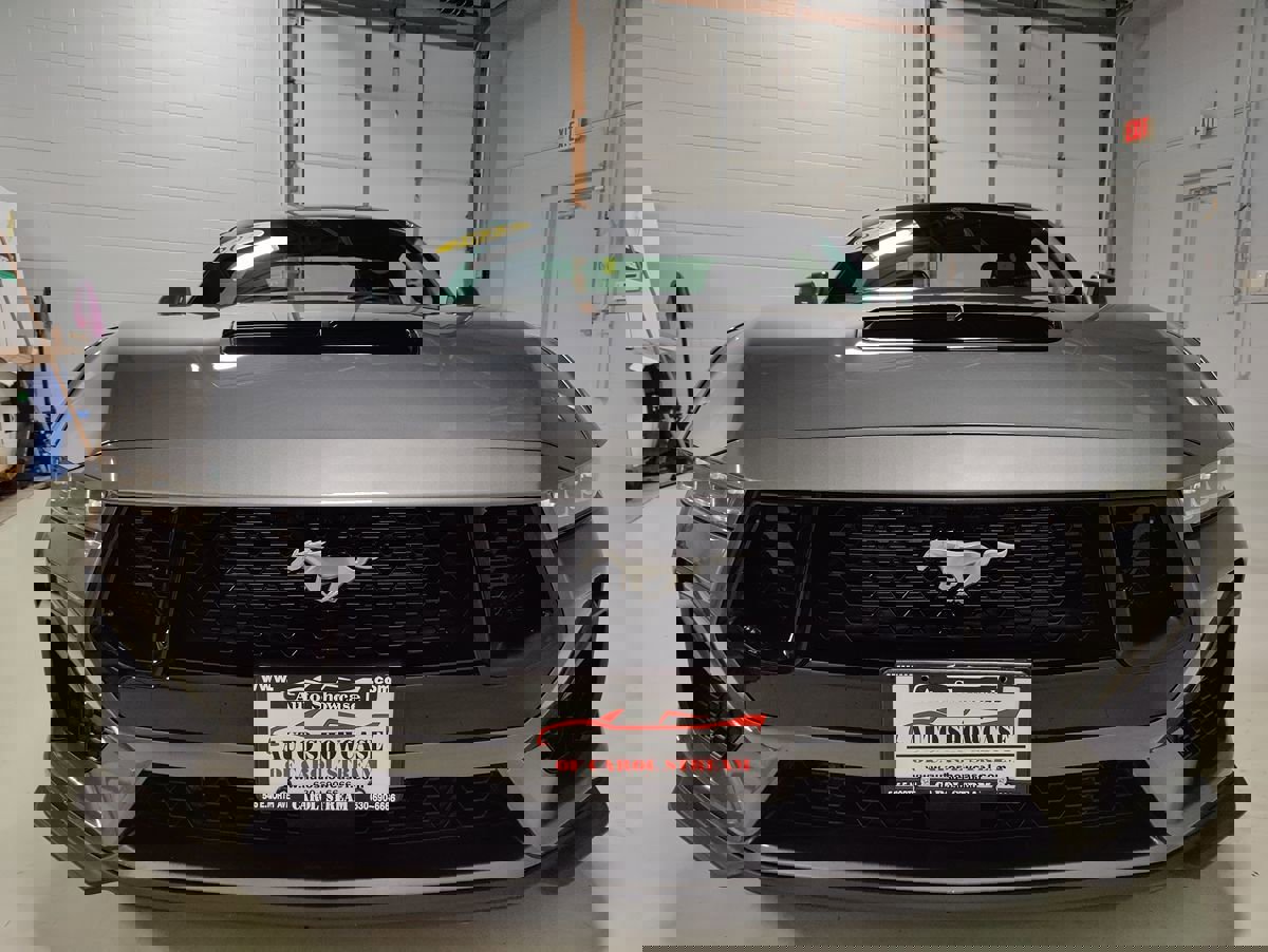 Used 2025 Ford Mustang GT Premium w/ GT Performance Package image 3