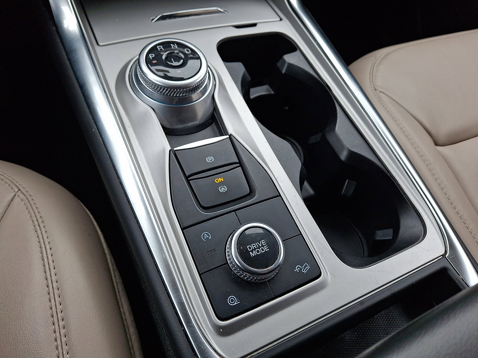 Certified 2023 Ford Explorer XLT w/ Equipment Group 202A image 18